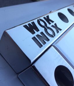 wok-inox-logotipo-wok-inox-realizado-laser-en-acero-inoxidable